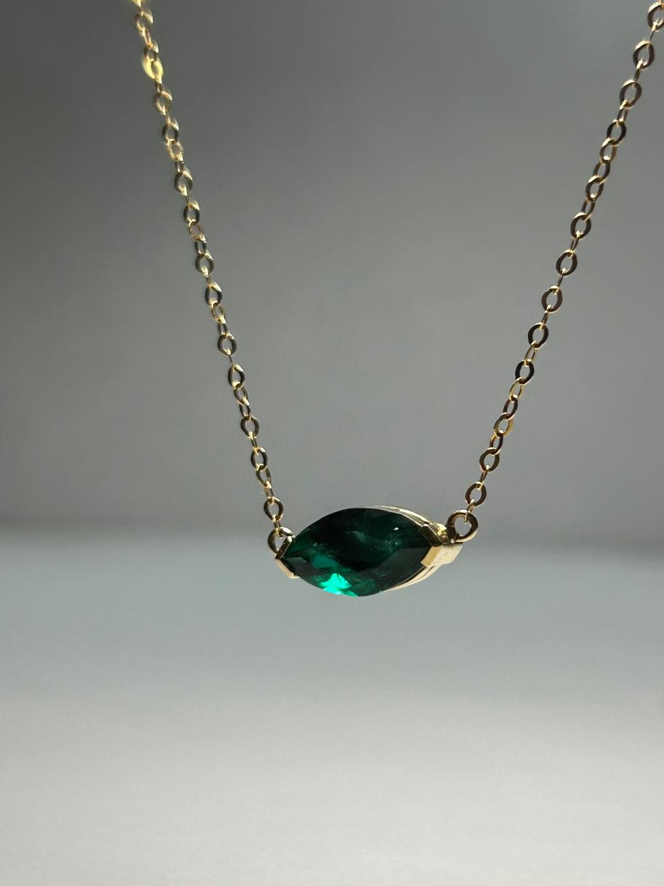DIJE ORO 18KTE CON MARQUIZ TRAPICHE COLGANTE CON CADENA Mirano