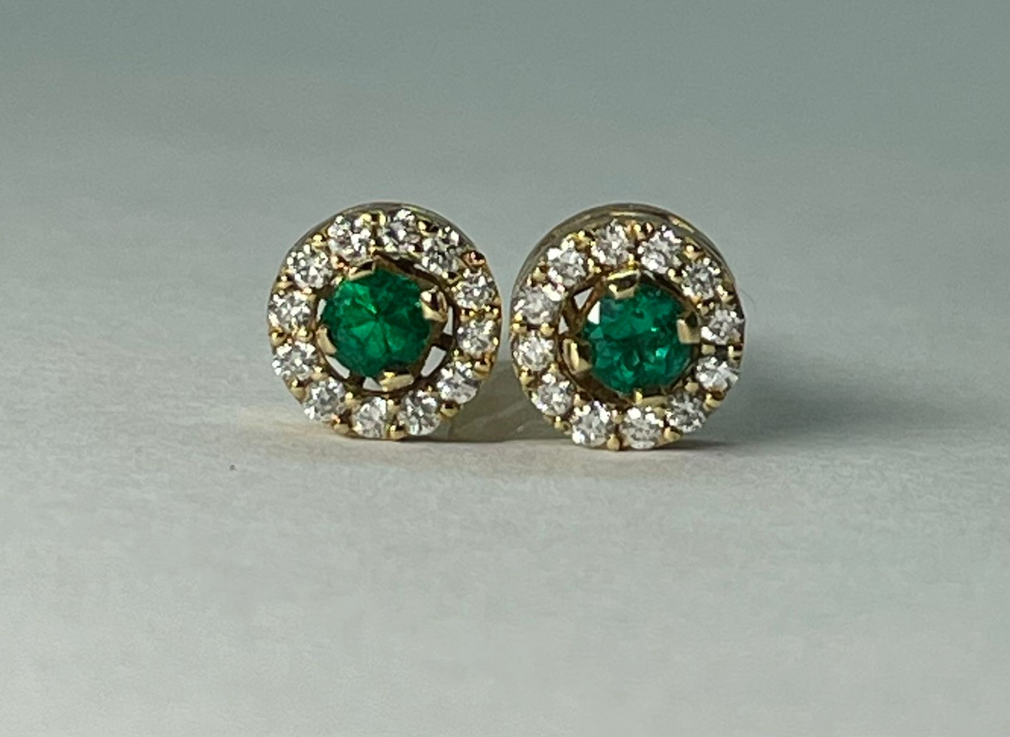 ARETES ORO 18 KTE DISEÑO ARO DIAMANTE CON DIAMANTES Mirano