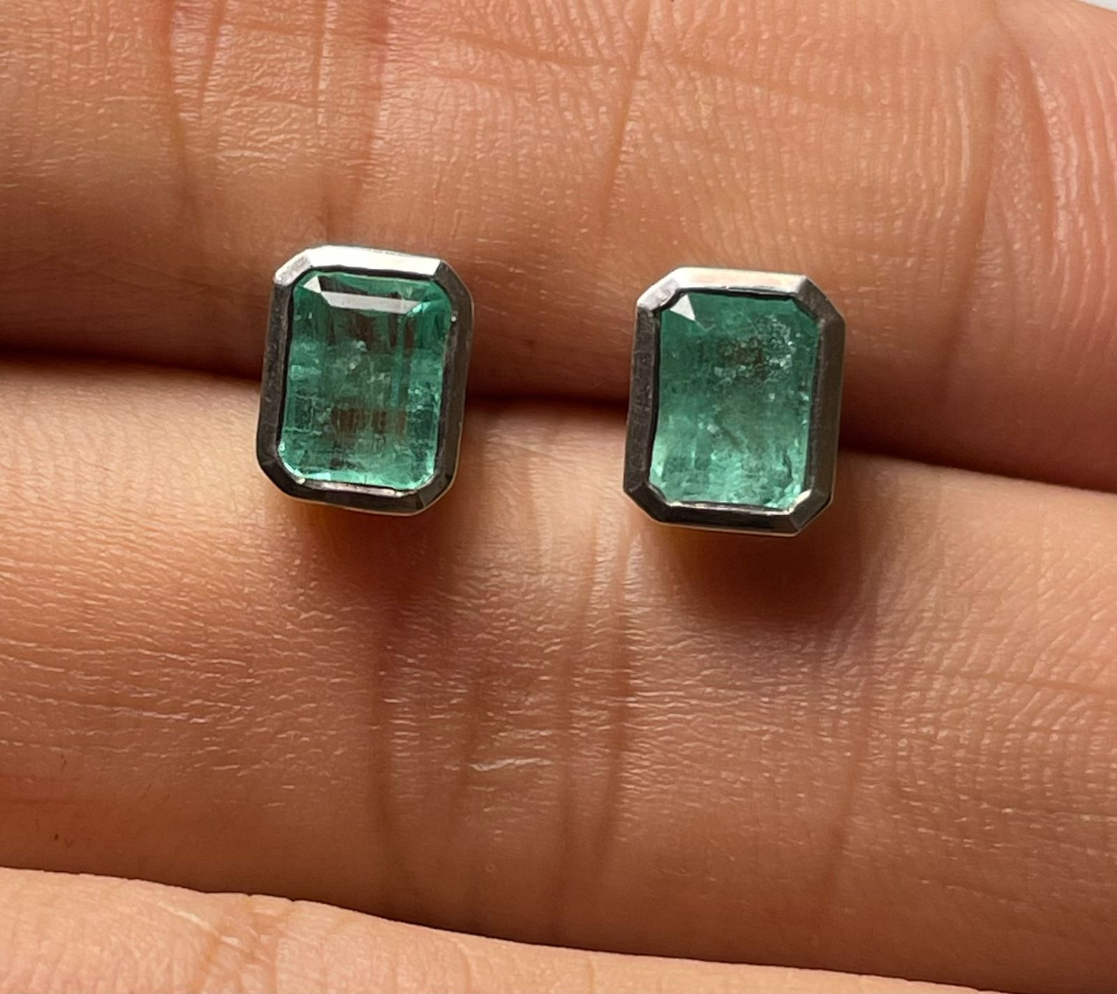 ARETES EN PLATA LEY 925 CUADRADO BISEL Mirano