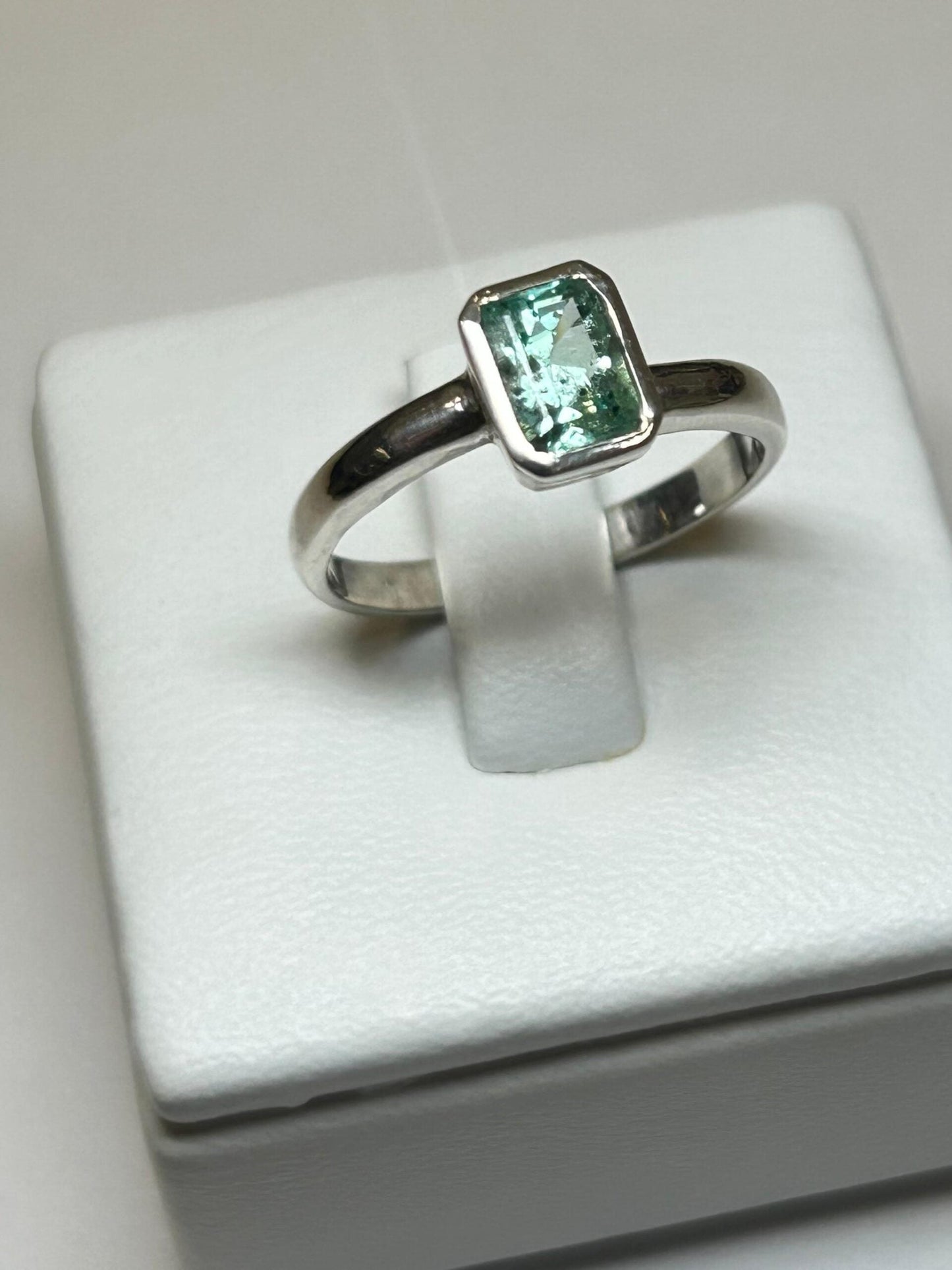 ANILLO PLATA LEY 925 DISEÑO BISEL SOLITARIO Mirano