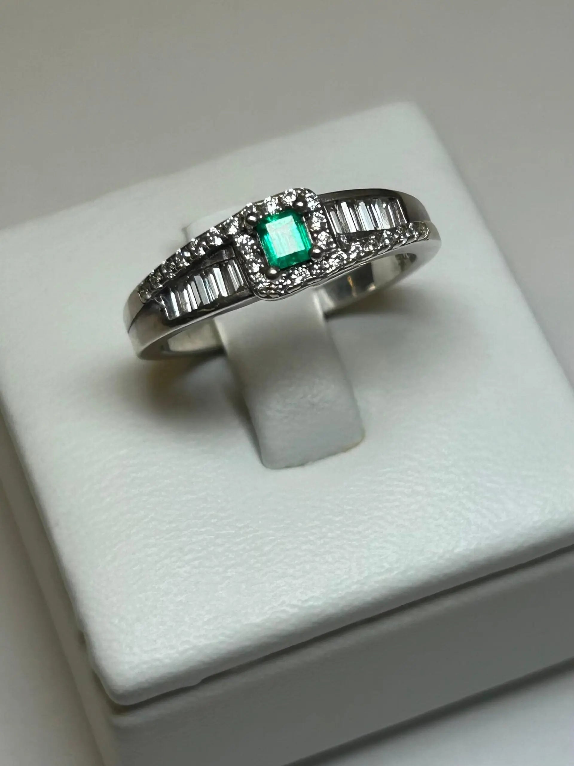 ANIILLO PLATA LEY 925 DISEÑO CUADRADO CON BRILLO AL CARRE Mirano