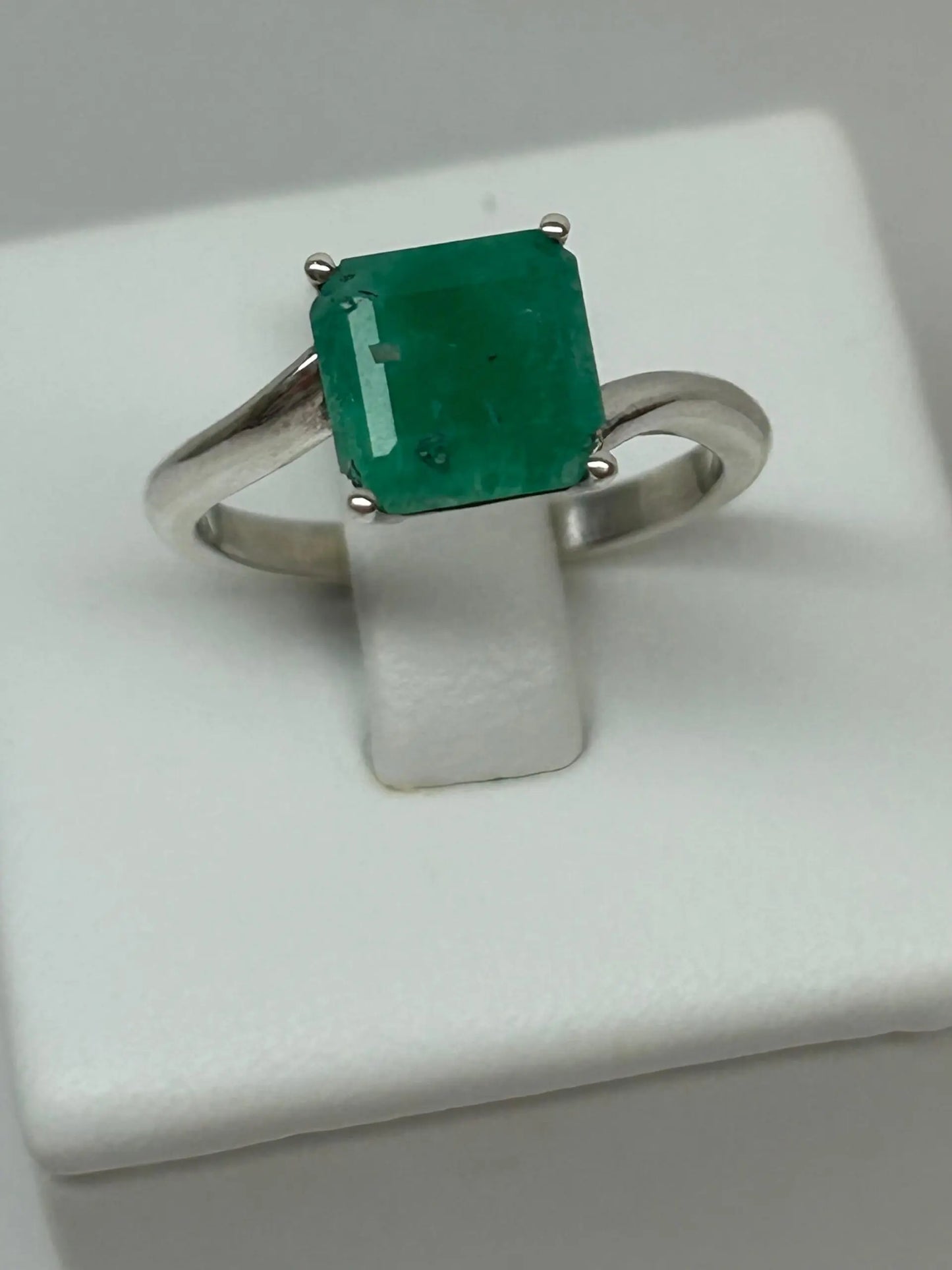 ANILLO LEY 925 DISEÑO CRUZADO SOLITARIO Mirano