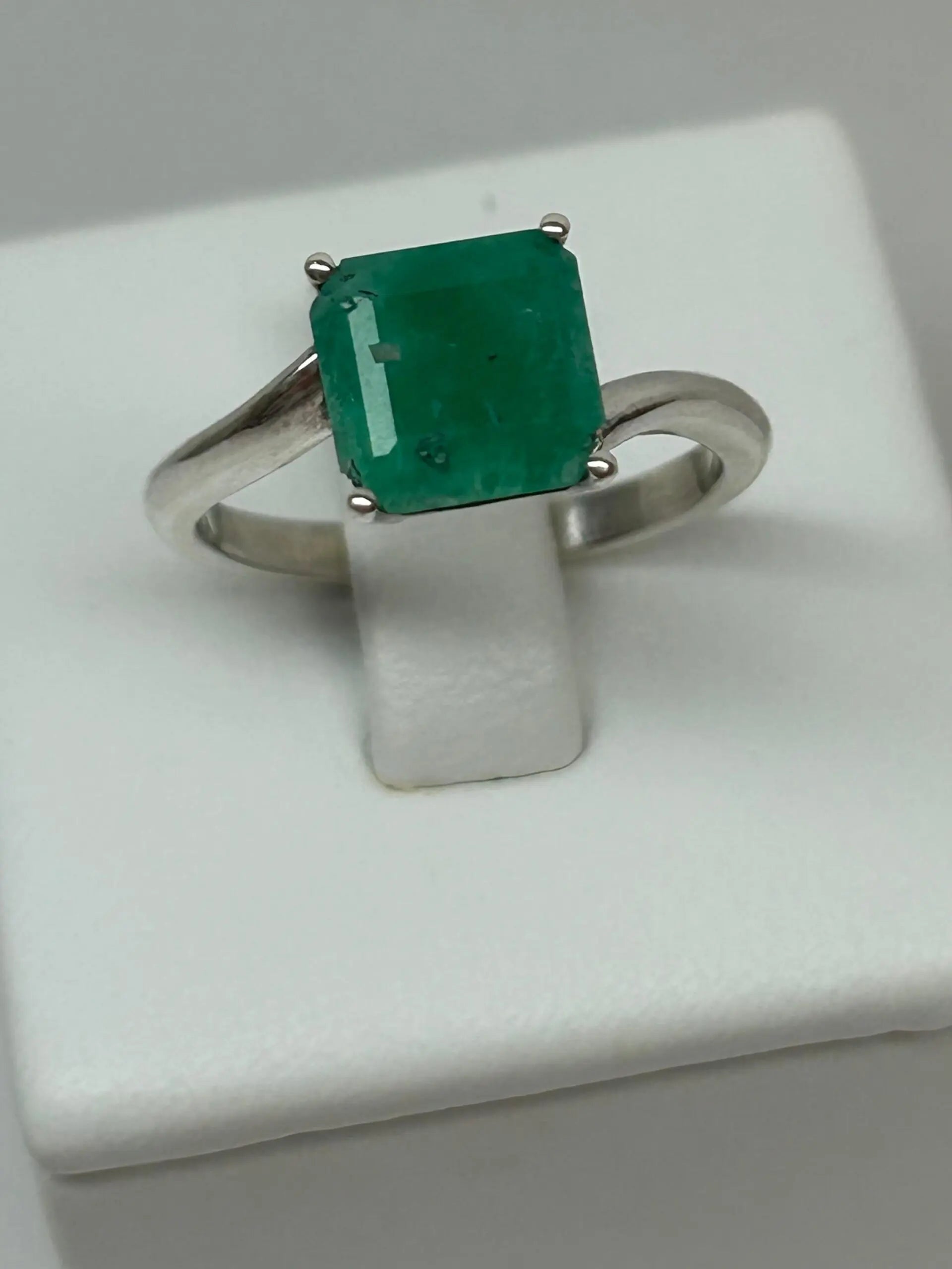 ANILLO LEY 925 DISEÑO CRUZADO SOLITARIO Mirano