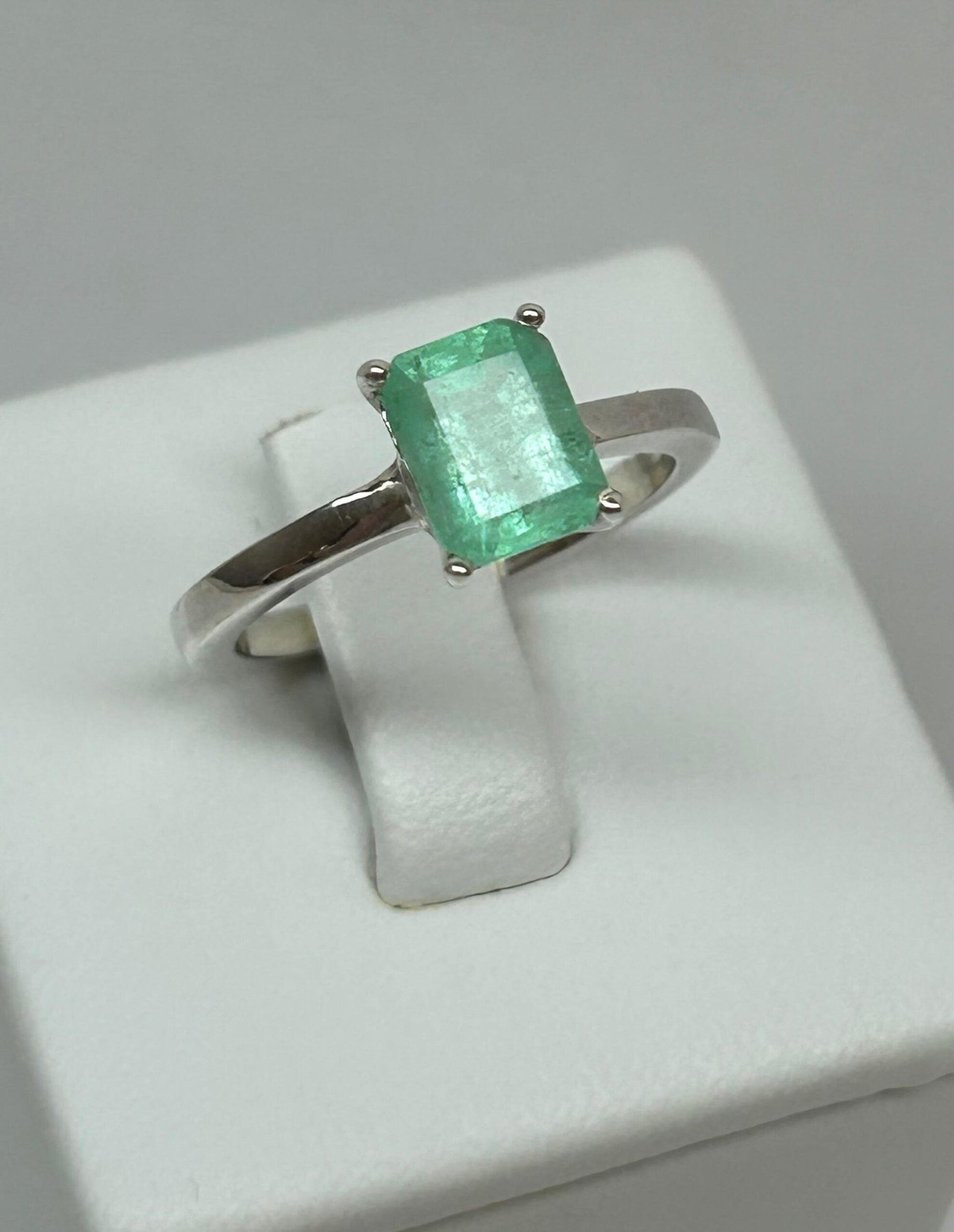 ANILLO EN PLATA LEY 925 SOLITARIO Mirano