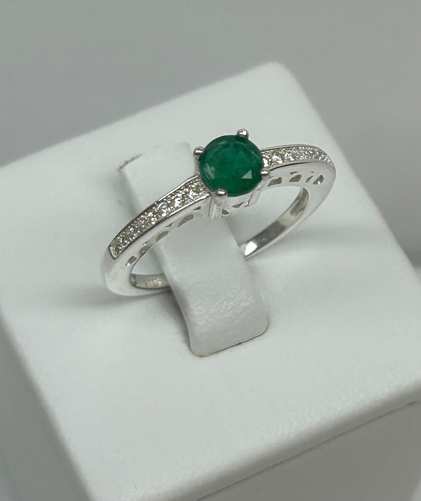 ANILLO EN PLATA LEY 925 SOLITARIO Mirano