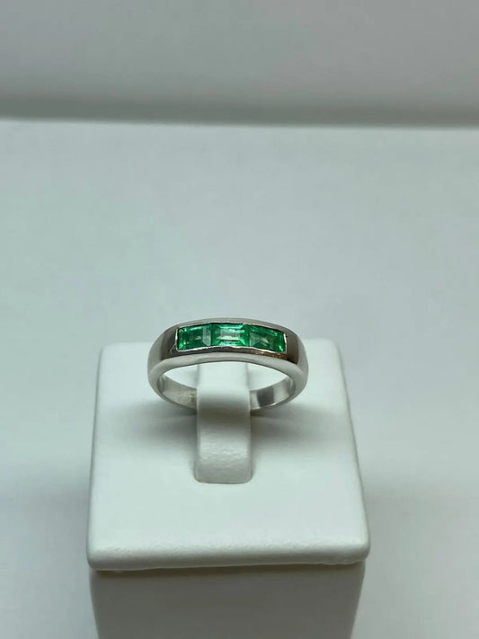 ANILLO LEY 925 DISEÑO BANDA 3 PIEDRAS AL BISEL Mirano