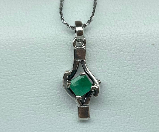 DIJE PLATA LEY 925 DISEÑO ALARGADO PIEDRA CUADRADA Mirano