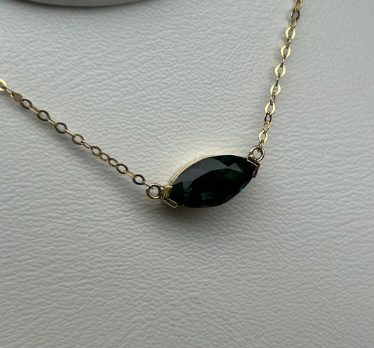 DIJE ORO 18KTE CON MARQUIZ TRAPICHE COLGANTE CON CADENA Mirano