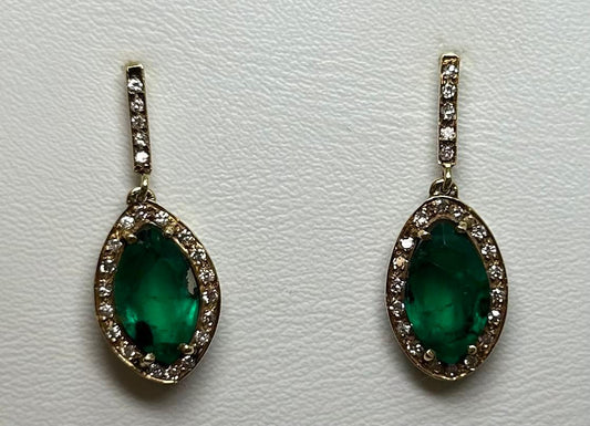 ARETES ORO 18 KTE TRAPICHE LARGOS CON DIAMANTES DECORACION Mirano