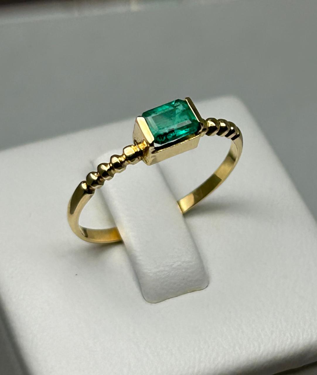 ANILLO ORO 18 KTE MEDIO BISEL