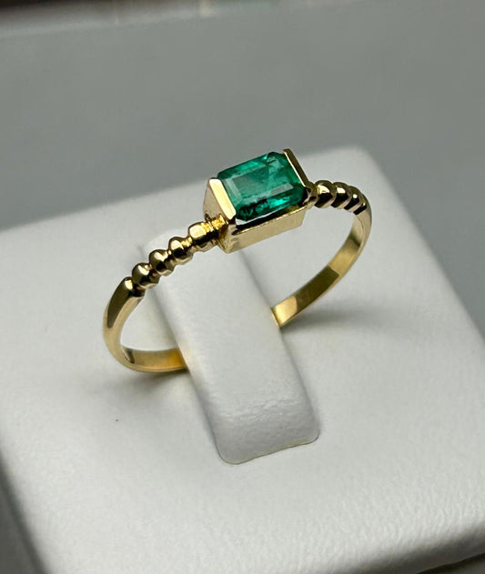 ANILLO ORO 18 KTE MEDIO BISEL
