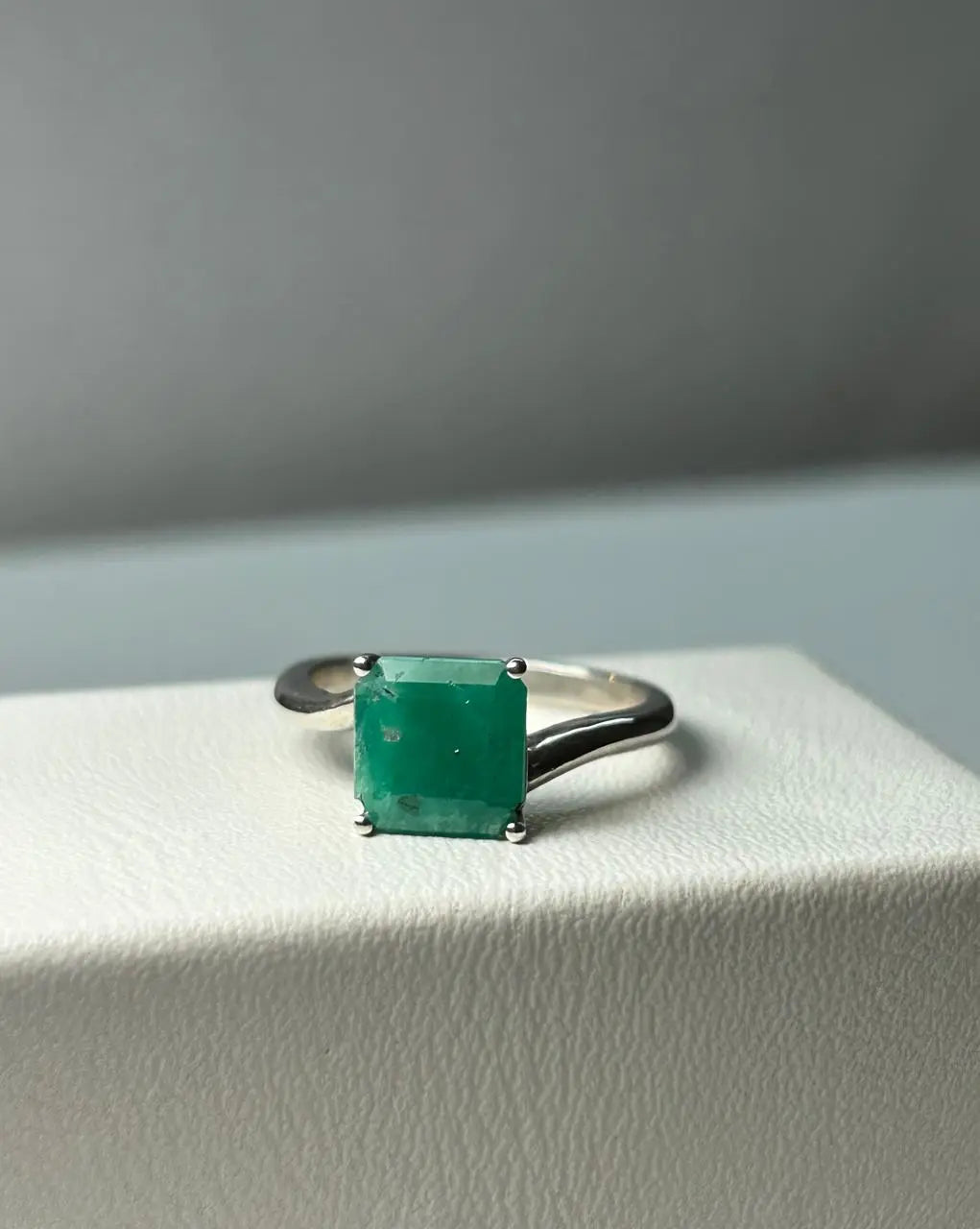 ANILLO LEY 925 DISEÑO CRUZADO SOLITARIO Mirano
