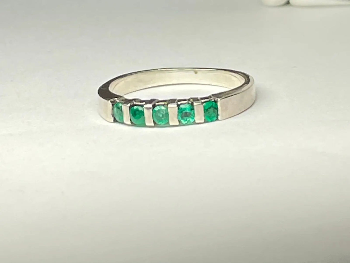 ANILLO LEY 925 DISEÑO BANDA 5 PIEDRAS Mirano