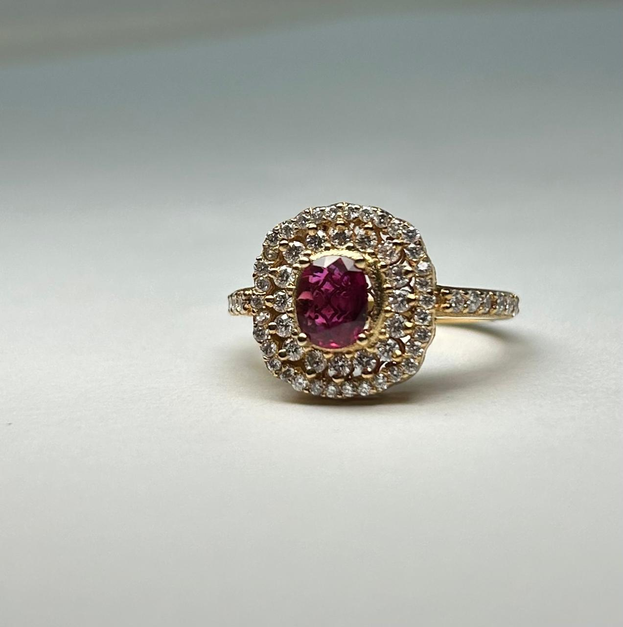 ANILLO ORO 18 KTE CON RUBI MARQUESA Y DIAMANTES