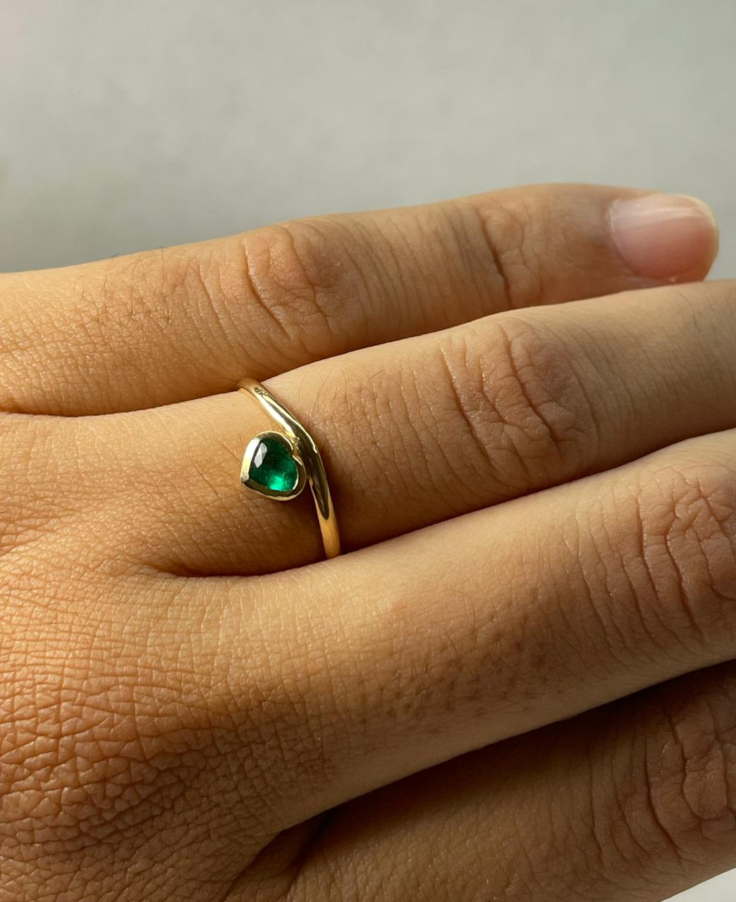 ANILLO ORO 18 KTE CORAZON BISEL