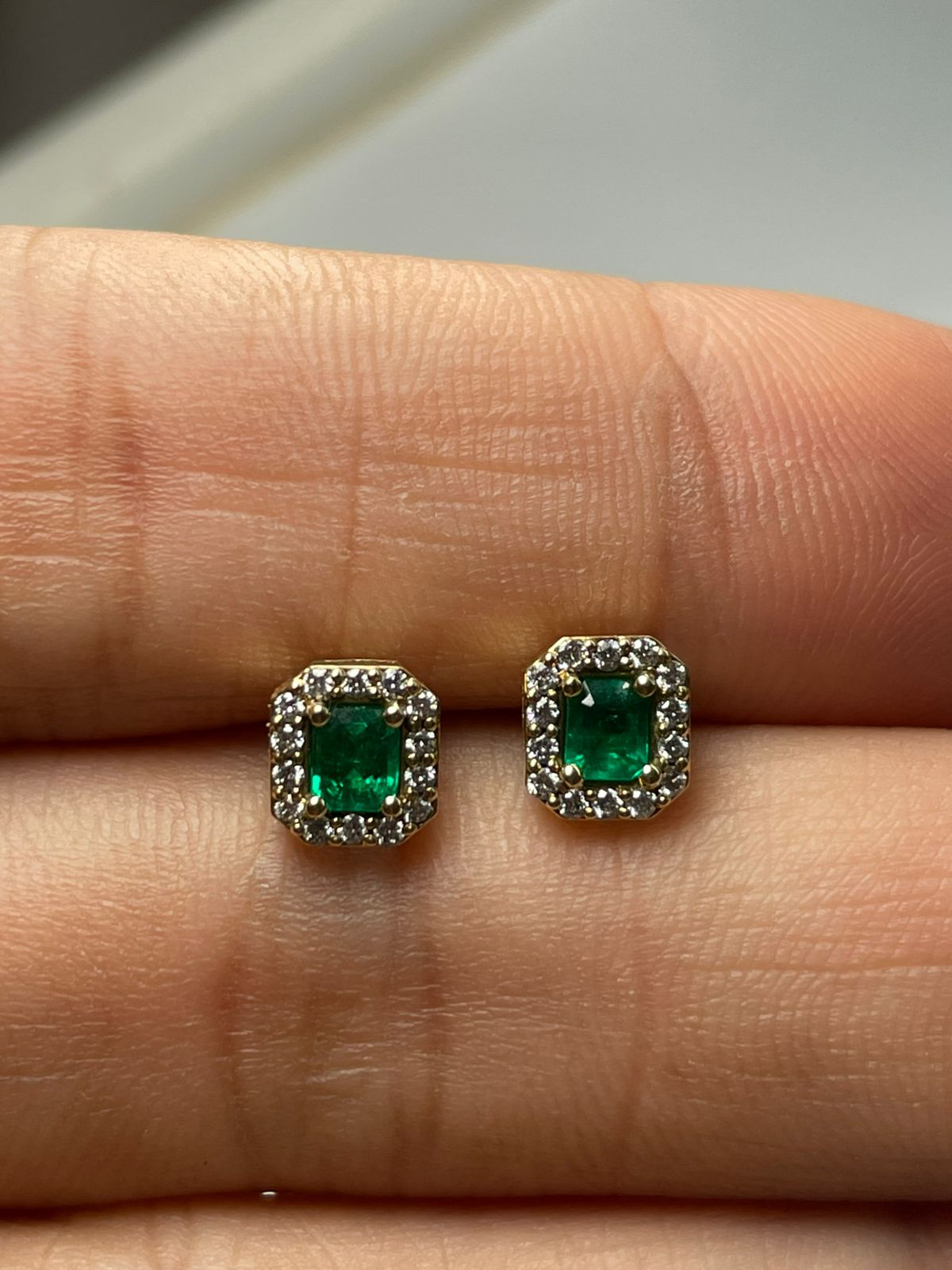 ARETES ORO 18 KTE DISEÑO CLOSTER CON DIAMANTES Mirano