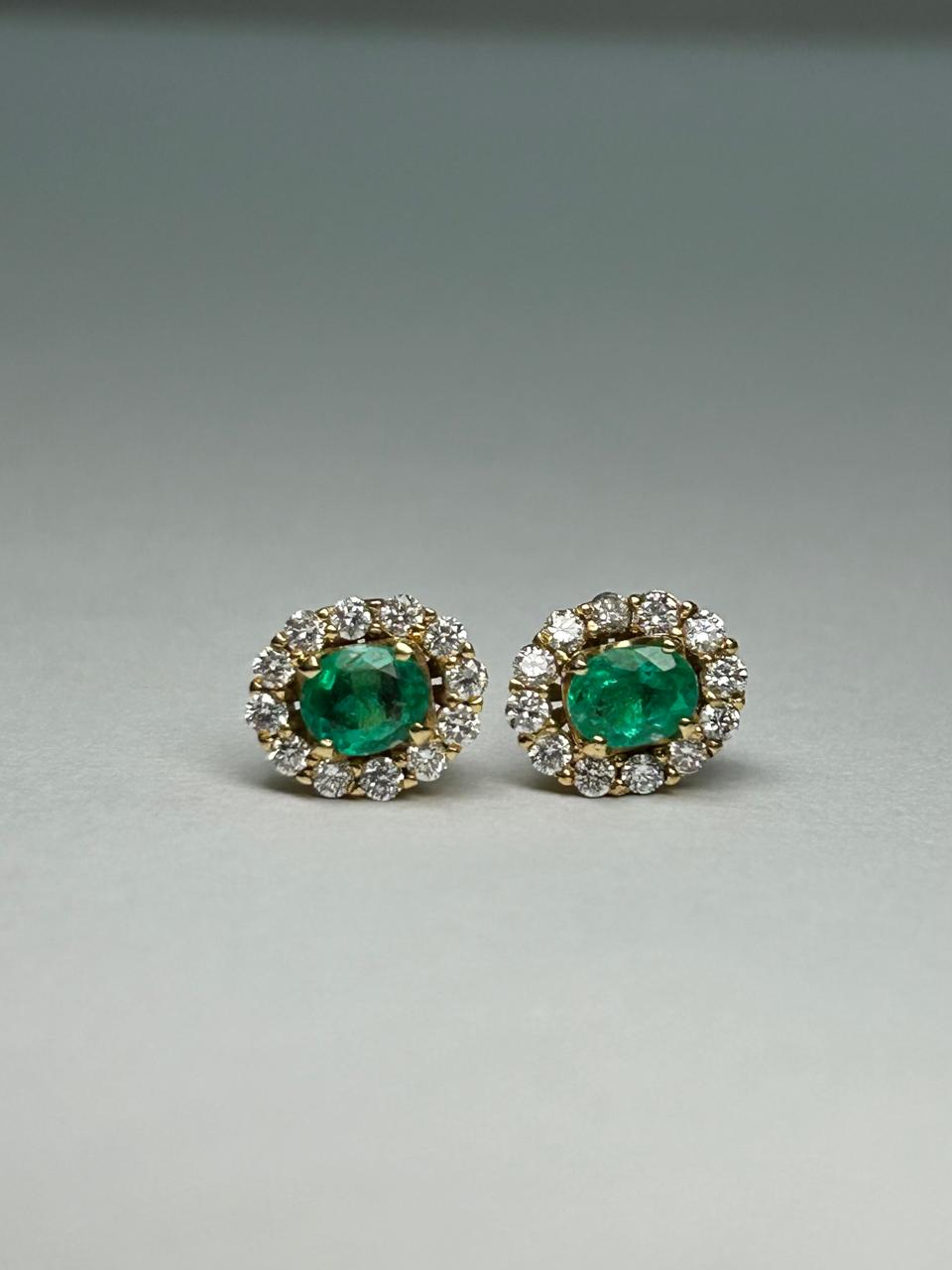 ARETES ORO 18 KTE DISEÑO REDONDO CON DIAMANTES DECORACION Mirano