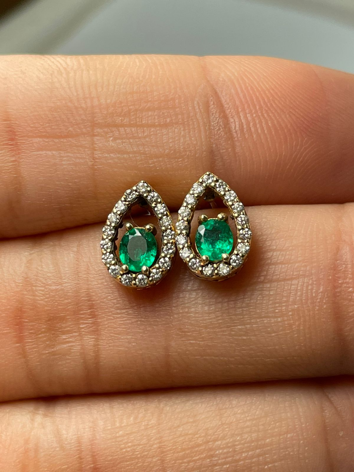 ARETES ORO 18 KTE DISEÑO ARO LAGRIMA CON DIAMANTES Mirano