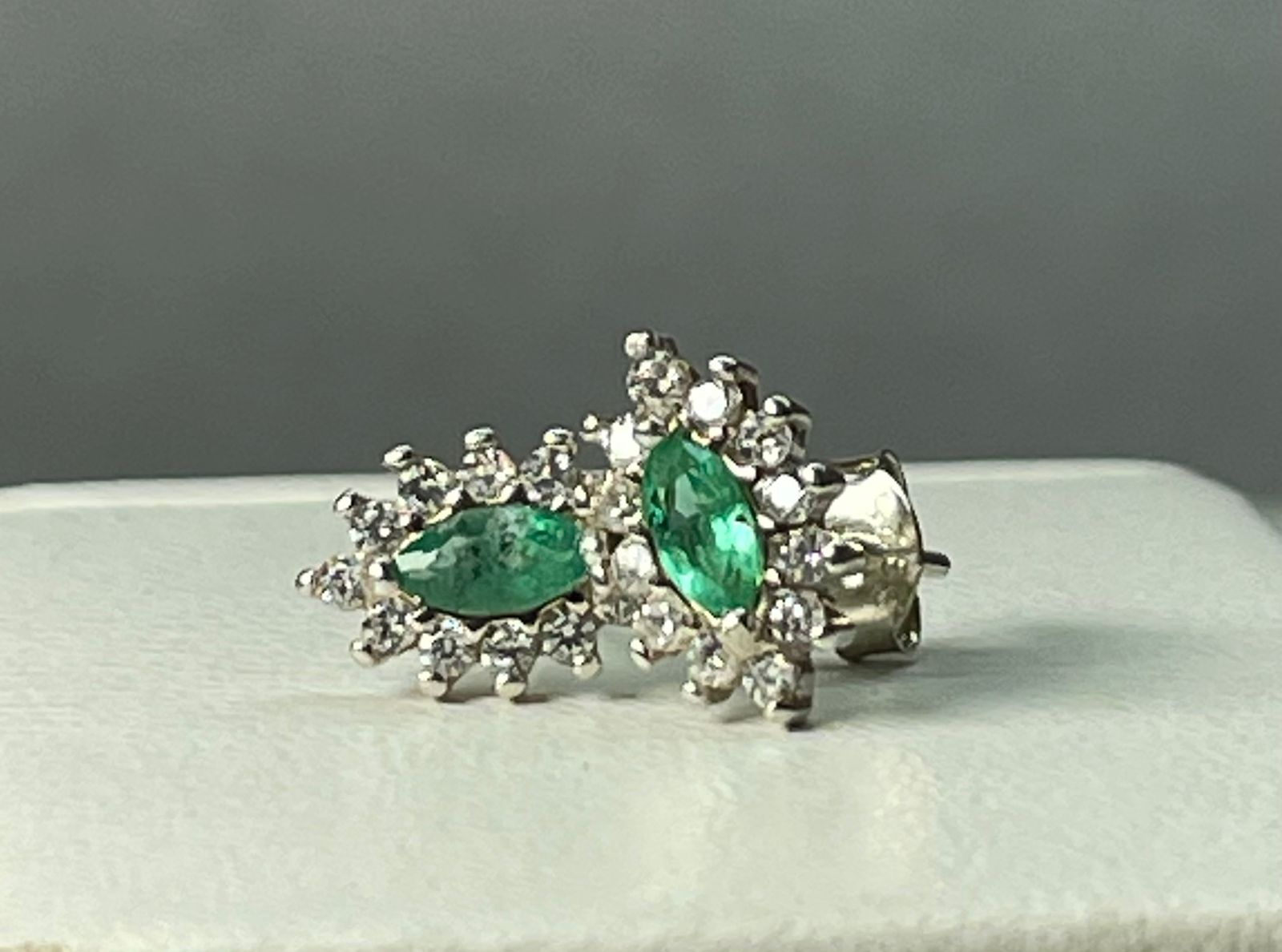 ARETES EN PLATA LEY 925 MARQUIZ COLOR Y BRILLO Mirano